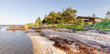 Фото номера Коттедж с 6 спальнями Дома для отпуска Kalaranna Holiday Home г. Eisma 55