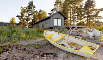 Фото номера Коттедж с 6 спальнями Дома для отпуска Kalaranna Holiday Home г. Eisma 18
