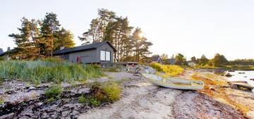 Фото номера Коттедж с 6 спальнями Дома для отпуска Kalaranna Holiday Home г. Eisma 17