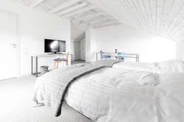 Фото номера Коттедж с 6 спальнями Дома для отпуска Kalaranna Holiday Home г. Eisma 22