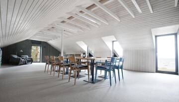 Фото номера Коттедж с 6 спальнями Дома для отпуска Kalaranna Holiday Home г. Eisma 67