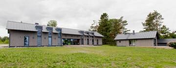 Фото номера Коттедж с 6 спальнями Дома для отпуска Kalaranna Holiday Home г. Eisma 64
