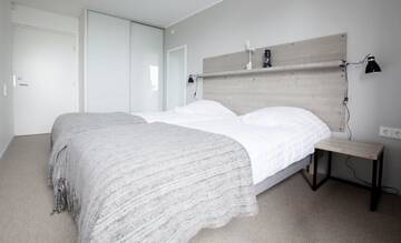 Фото номера Коттедж с 6 спальнями Дома для отпуска Kalaranna Holiday Home г. Eisma 35